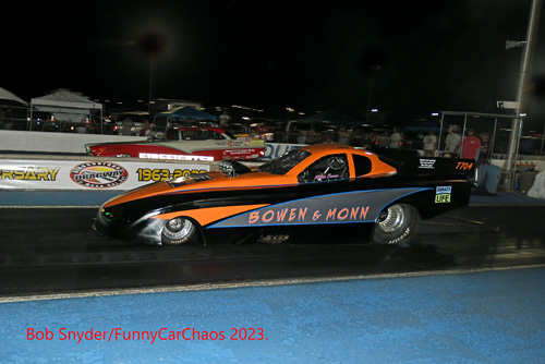 Mitch Bowen - 'Bowen & Monn' (near lane) vs 
Tony Arcuri - 'Firefighter' (far lane)
